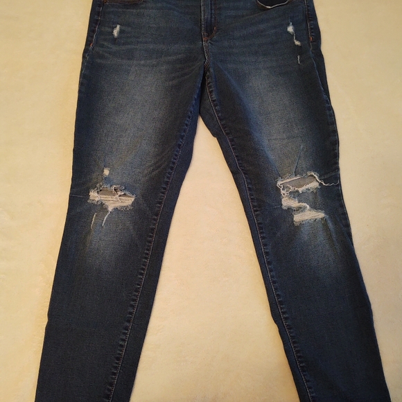 Old Navy Distressed Jeans - Picture 3 of 5
